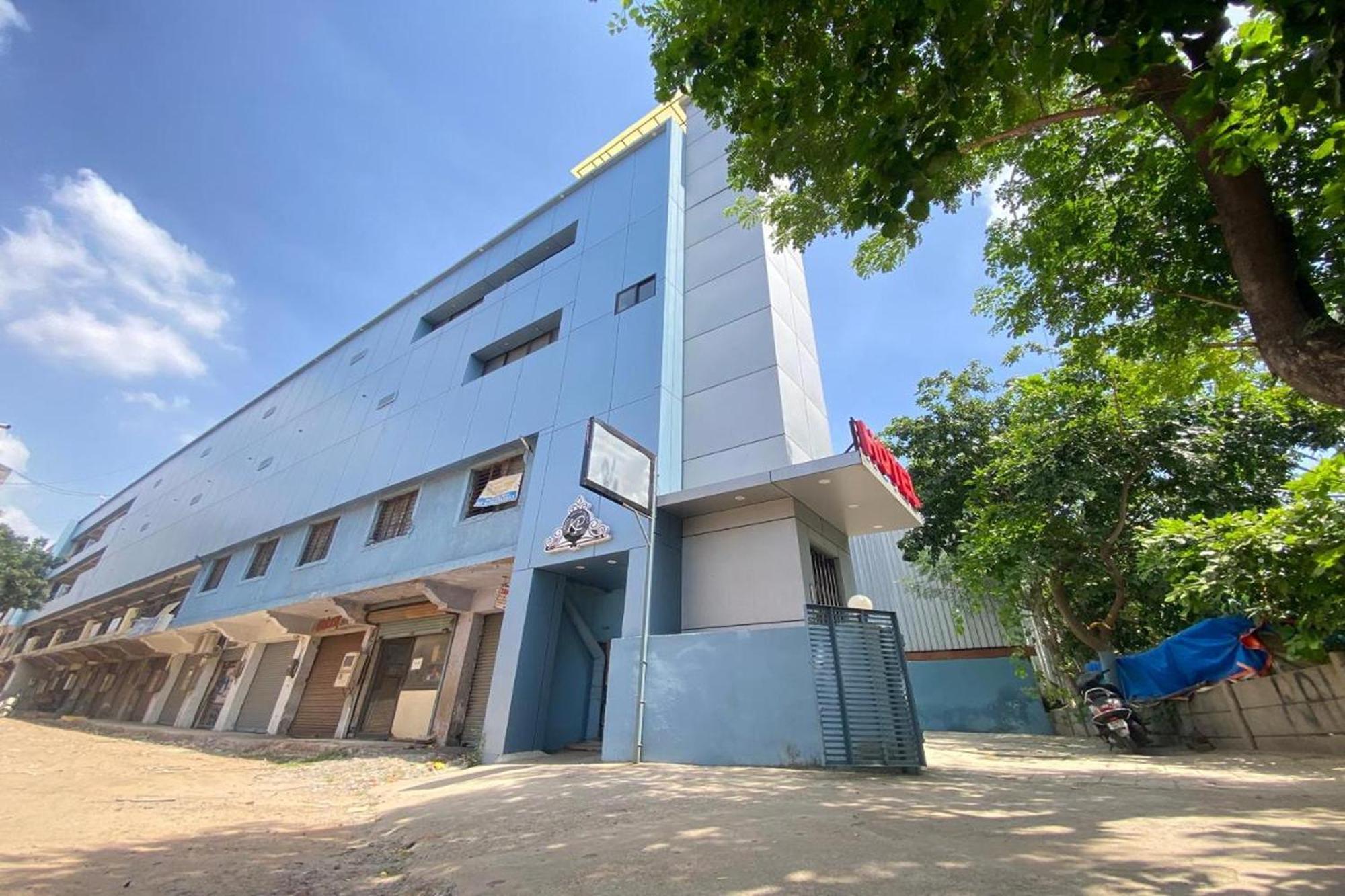 Hotel Kalyan Palace Watuwa Exterior photo